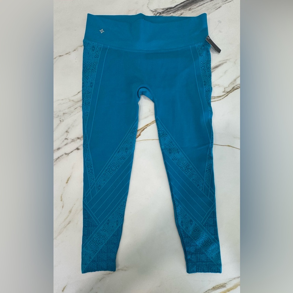 Nux teal women's cropped leggings. Size Small